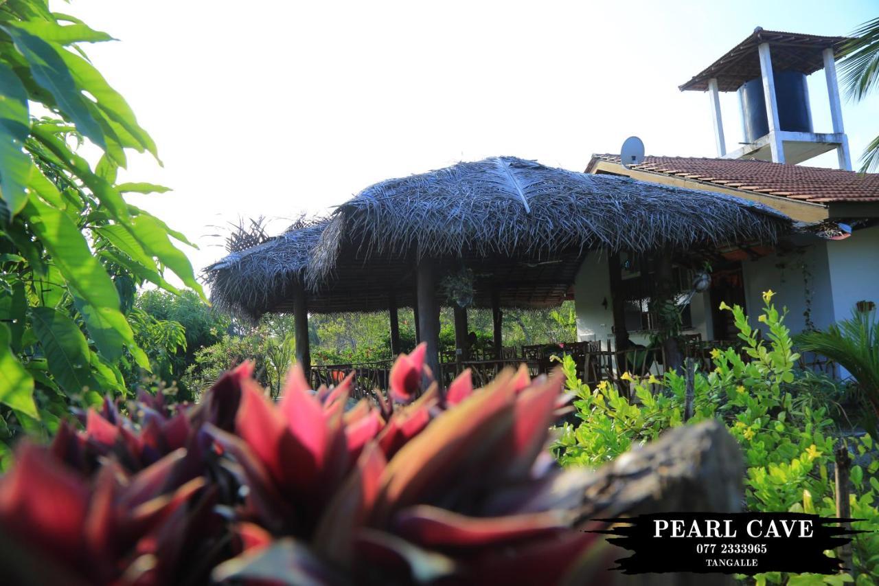 Pearl Cave Cabanas & Resturant 탕갈레 외부 사진